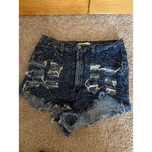 Super distressed high wasted shorts